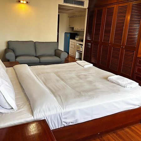 Affordable Serviced Apartments In Nana Omni Tower - Prime Sukhumvit Location Бангкок Экстерьер фото