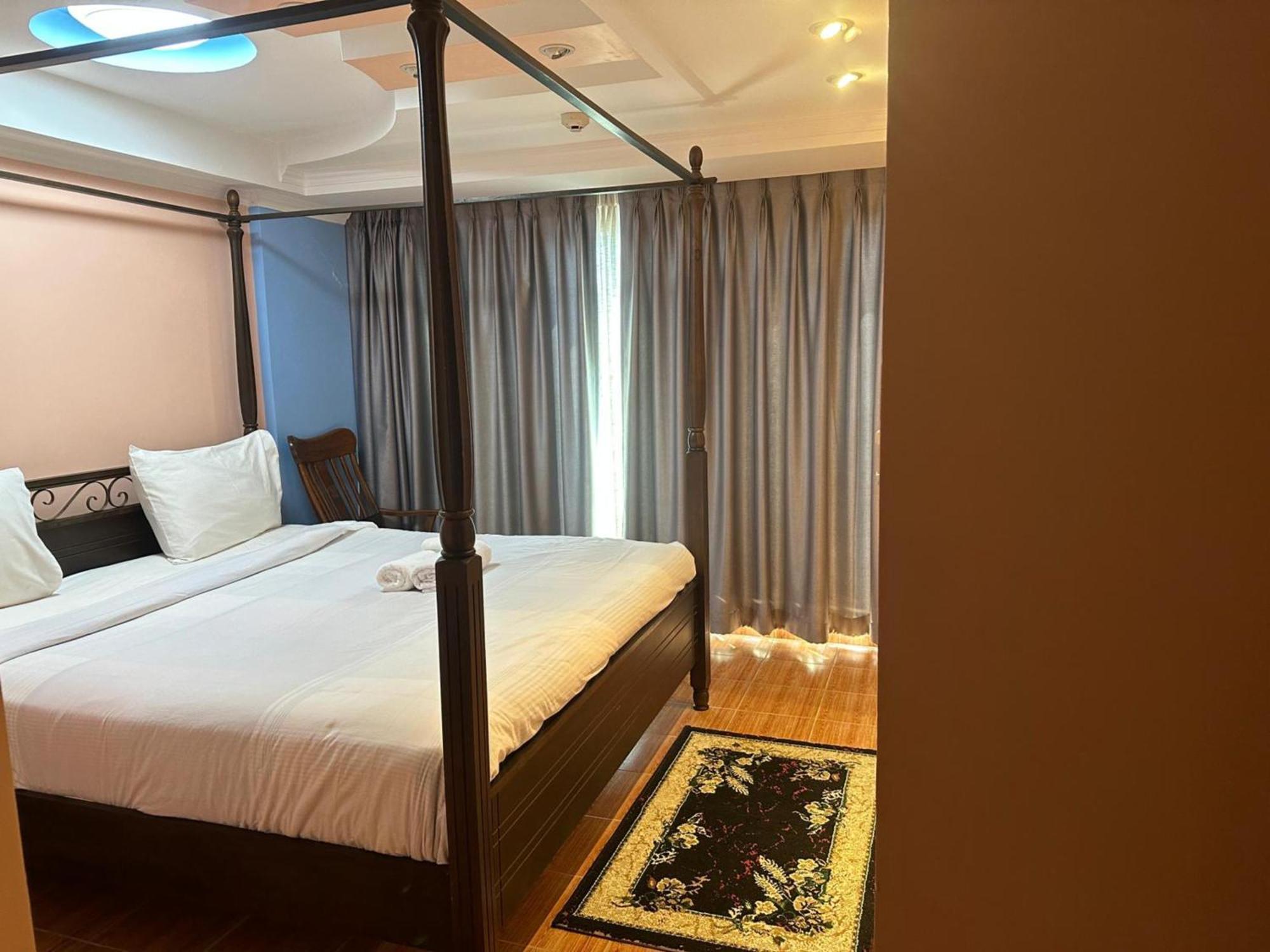 Affordable Serviced Apartments In Nana Omni Tower - Prime Sukhumvit Location Бангкок Экстерьер фото