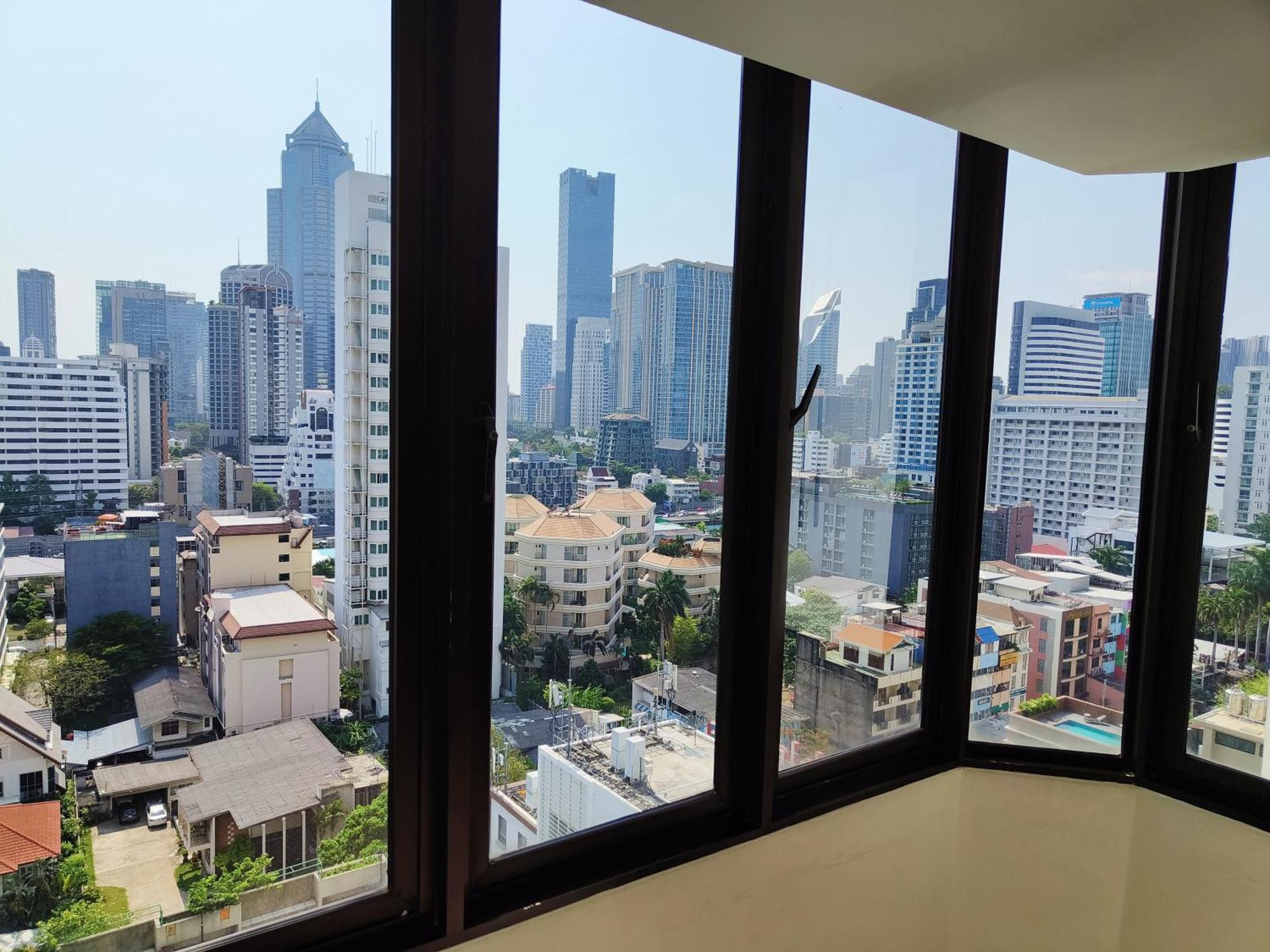 Affordable Serviced Apartments In Nana Omni Tower - Prime Sukhumvit Location Бангкок Экстерьер фото