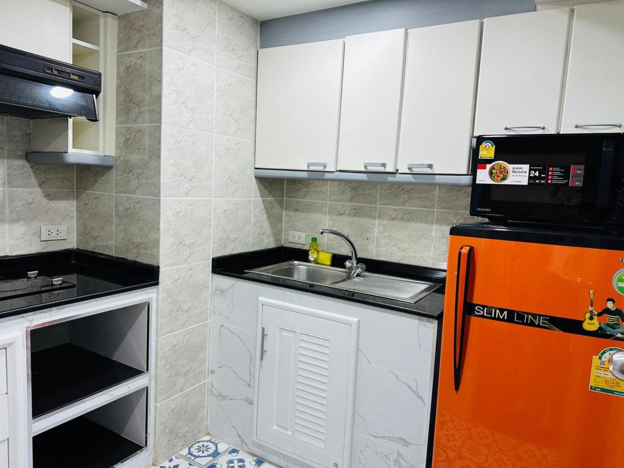 Affordable Serviced Apartments In Nana Omni Tower - Prime Sukhumvit Location Бангкок Экстерьер фото