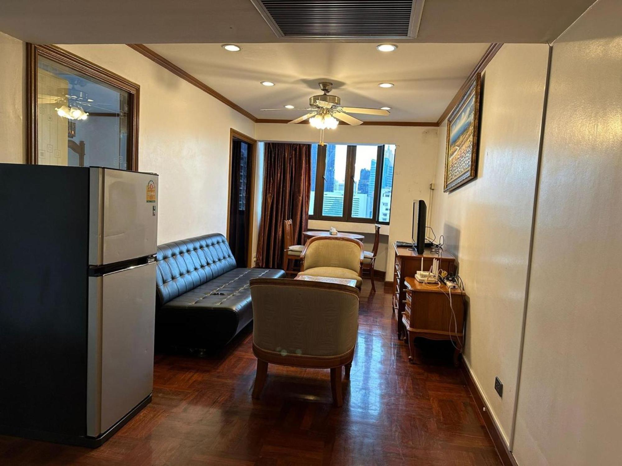 Affordable Serviced Apartments In Nana Omni Tower - Prime Sukhumvit Location Бангкок Экстерьер фото