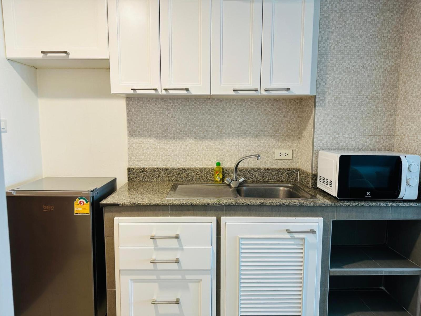 Affordable Serviced Apartments In Nana Omni Tower - Prime Sukhumvit Location Бангкок Экстерьер фото