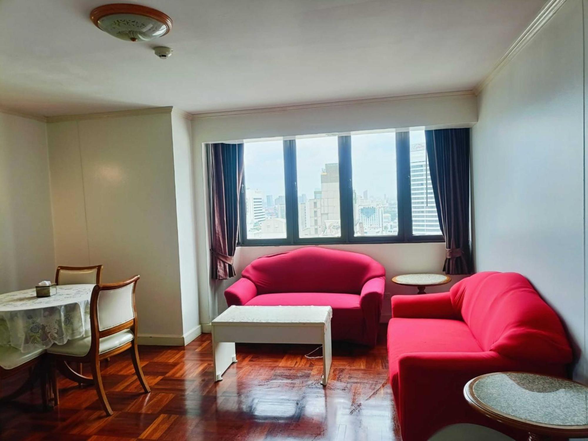 Affordable Serviced Apartments In Nana Omni Tower - Prime Sukhumvit Location Бангкок Экстерьер фото