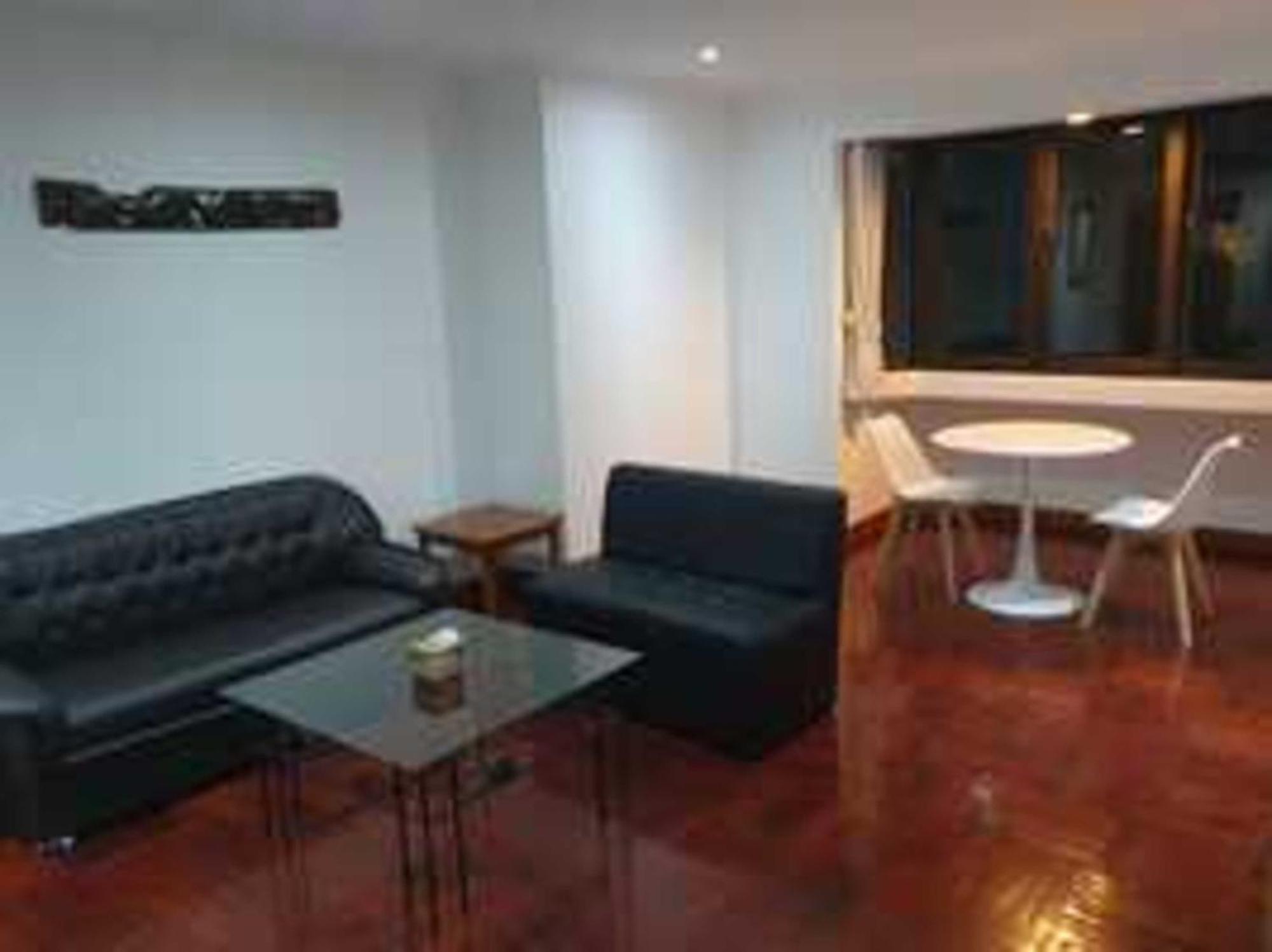 Affordable Serviced Apartments In Nana Omni Tower - Prime Sukhumvit Location Бангкок Экстерьер фото