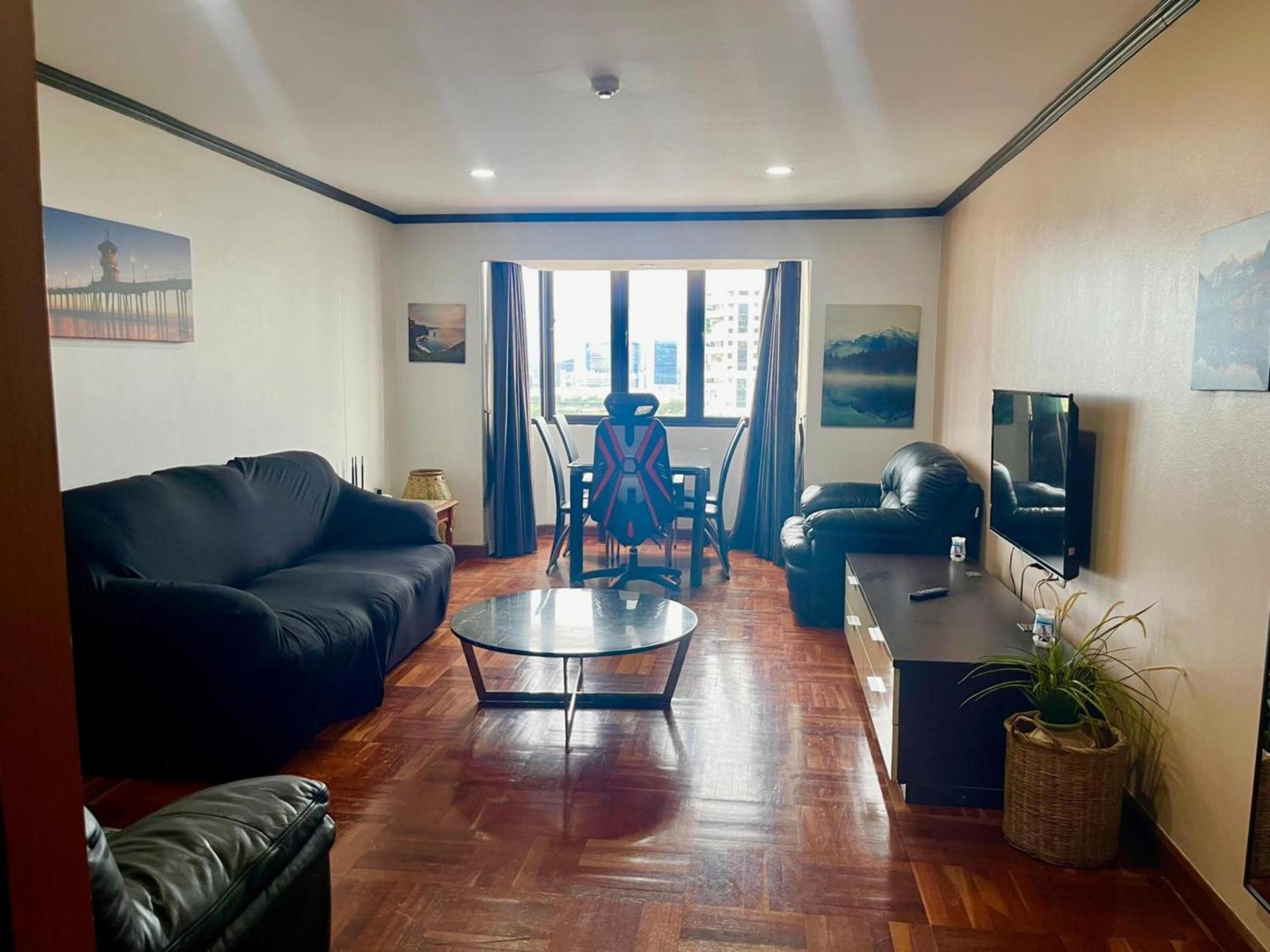 Affordable Serviced Apartments In Nana Omni Tower - Prime Sukhumvit Location Бангкок Экстерьер фото